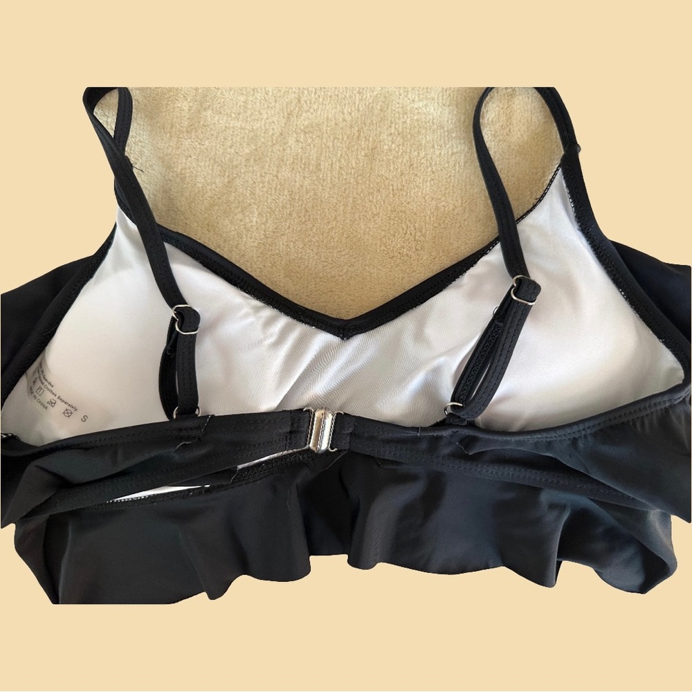 NWOT Black Ruffle Bikini Top Small - Picture 3 of 9